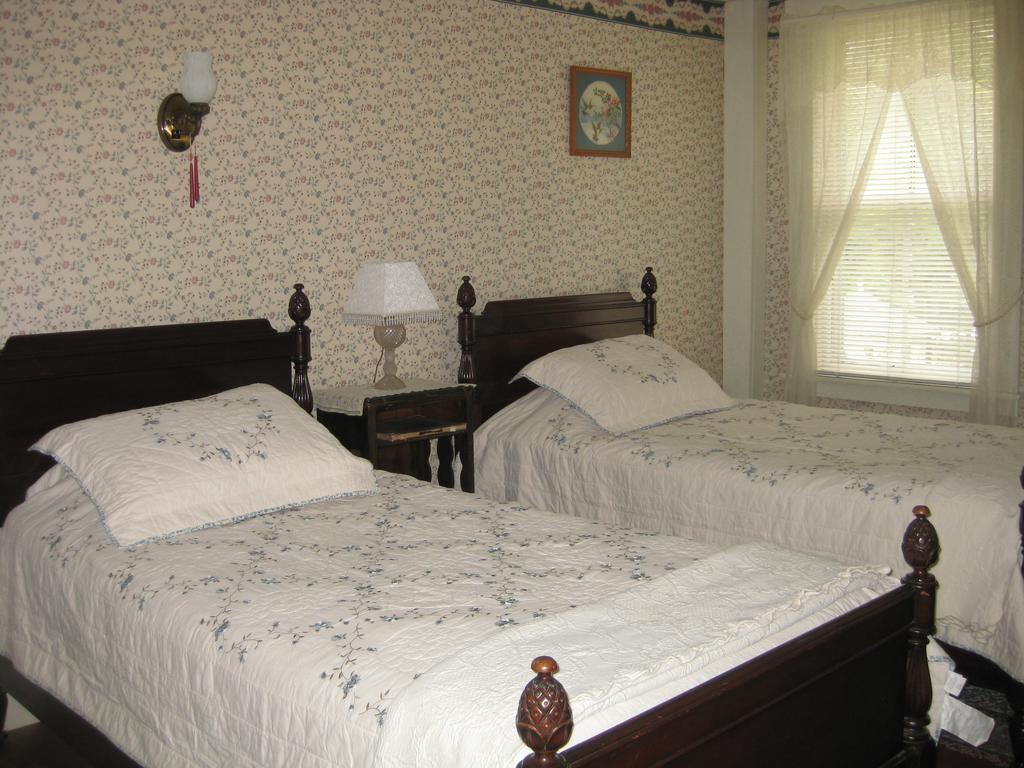 The Bridges Inn At Whitcomb House B&B Swanzey Kültér fotó
