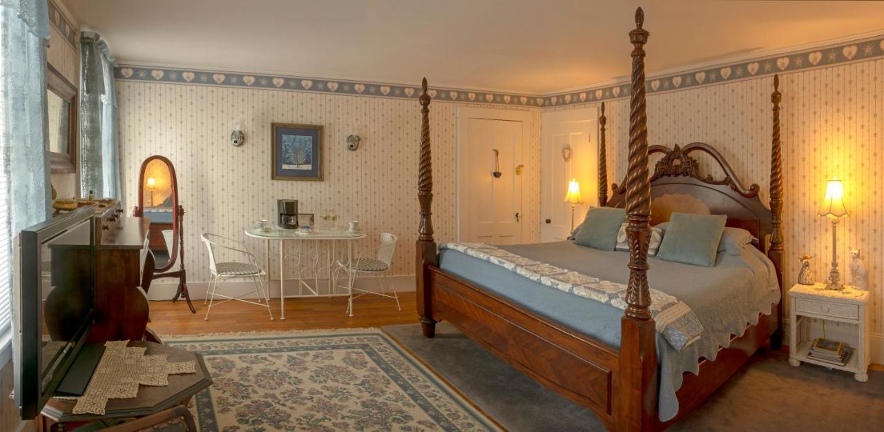 The Bridges Inn At Whitcomb House B&B Swanzey Kültér fotó